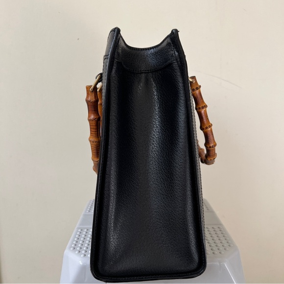 Authentic Vintage Gucci Diana Bamboo Handle Tote Bag - Picture 4 of 15